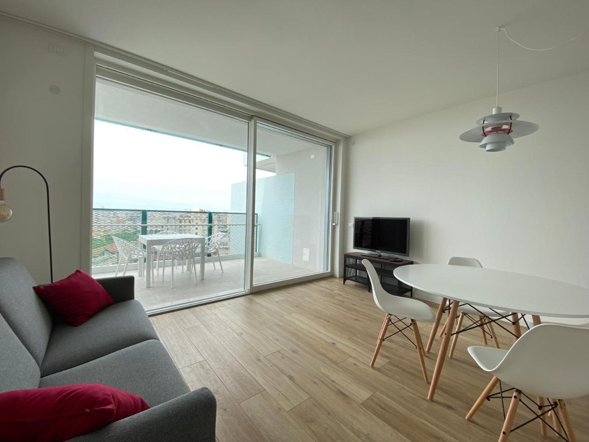 Podium Apartamento Lido di Jesolo Exterior foto